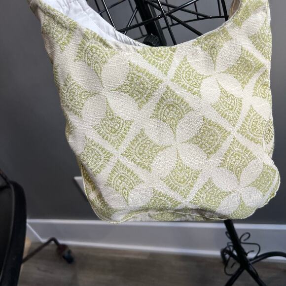 New Hope Girls Green Leaf Motif Hobo Tote and Pouch - Picture 8 of 10